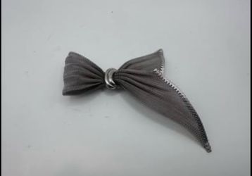 Vintage silver mesh brooch/pin
