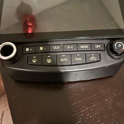 Touch screen radio READ DESCRIPTION