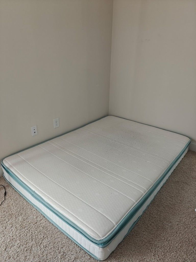 Full size mattress - great condition - free
