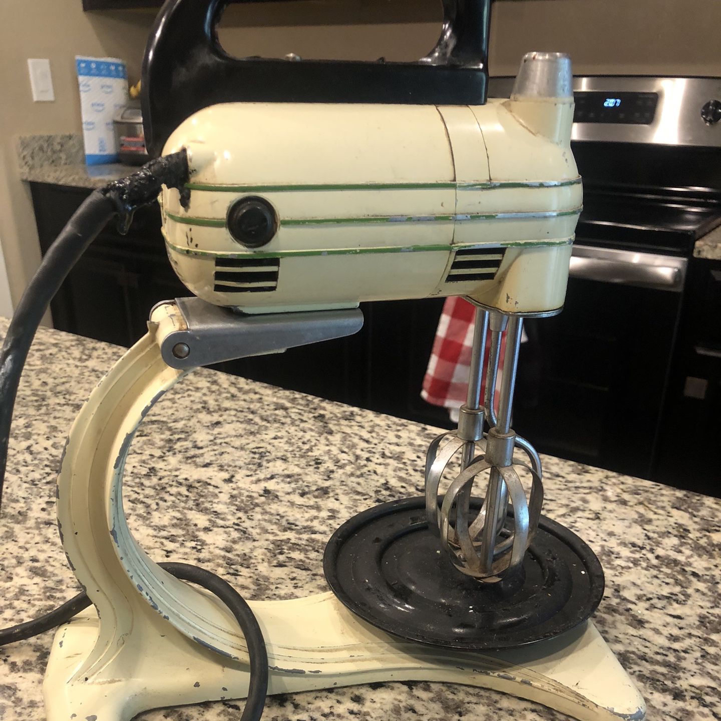 New In Box Detachable Hand Stand Mixer By GE for Sale in Las Vegas, NV -  OfferUp