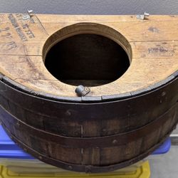 Wine Barrel Single Pet Feeder With Storage