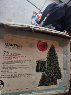 6 Ft Fake Christmas Tree With Lights Works Great Easy To Fold In Storage