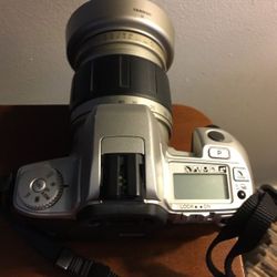 Minolta Maxxum SLR Camera