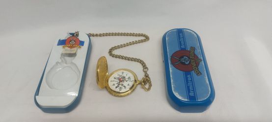Armitron Tazmanian Devil Pocket Watch, Gold Tone, Looney Tunes Quartz w/case