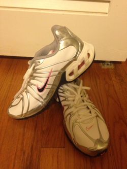 Nike shoes size 8 new new
