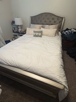 Full size bed with mattress