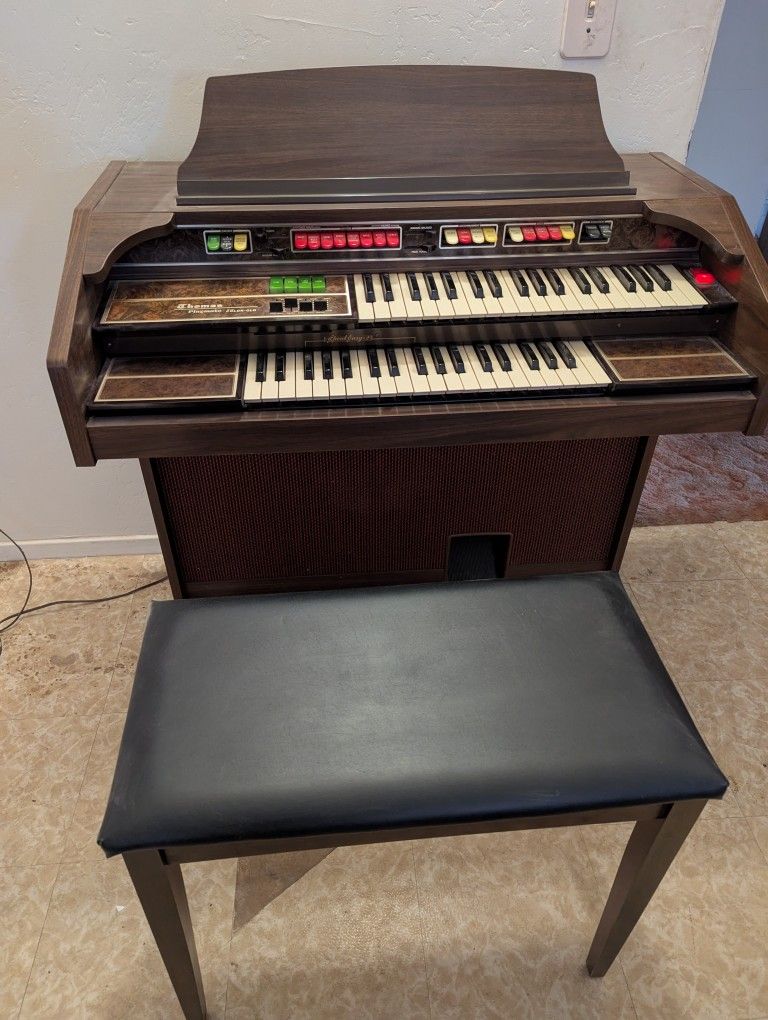 Thomas Playmate Electric Organ - Make $ Offer!