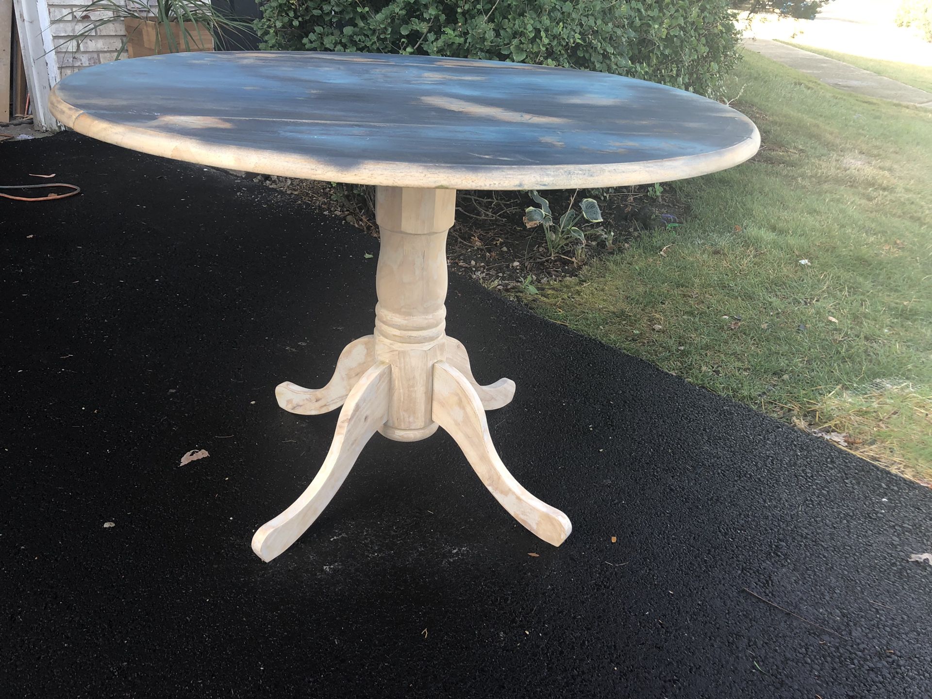 Boho pedestal table