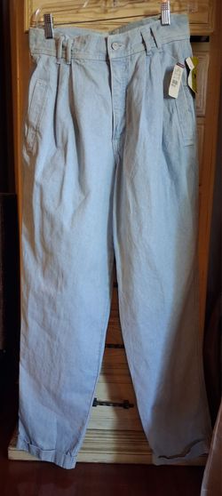VINTAGE 1980'S LIZWEAR light denim high waisted jeans Size 10(size 10 in the 80's is smaller now, the waist is 30 inches)