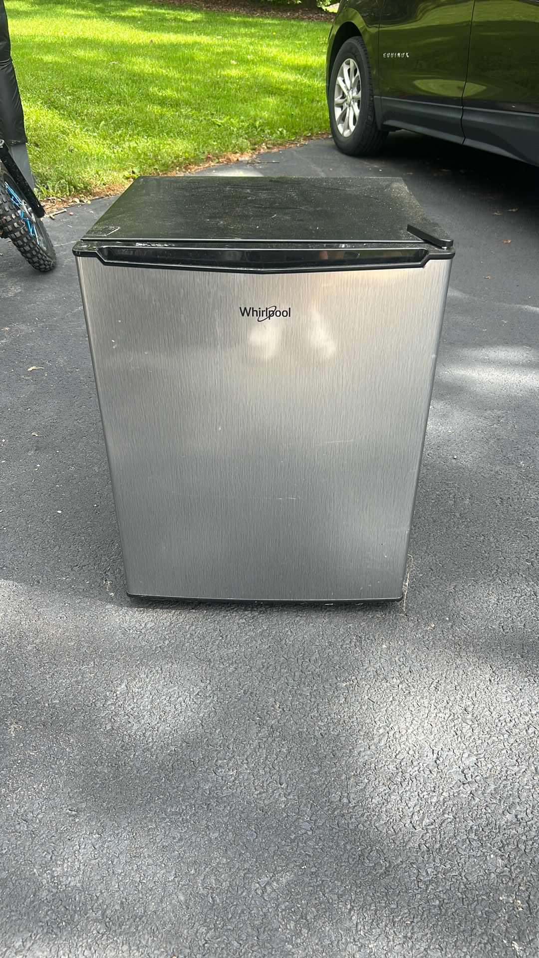 Whirlpool mini fridge