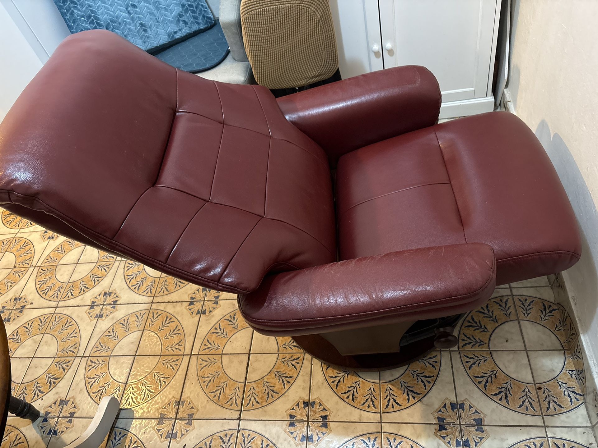 Reclinable/Recliner
