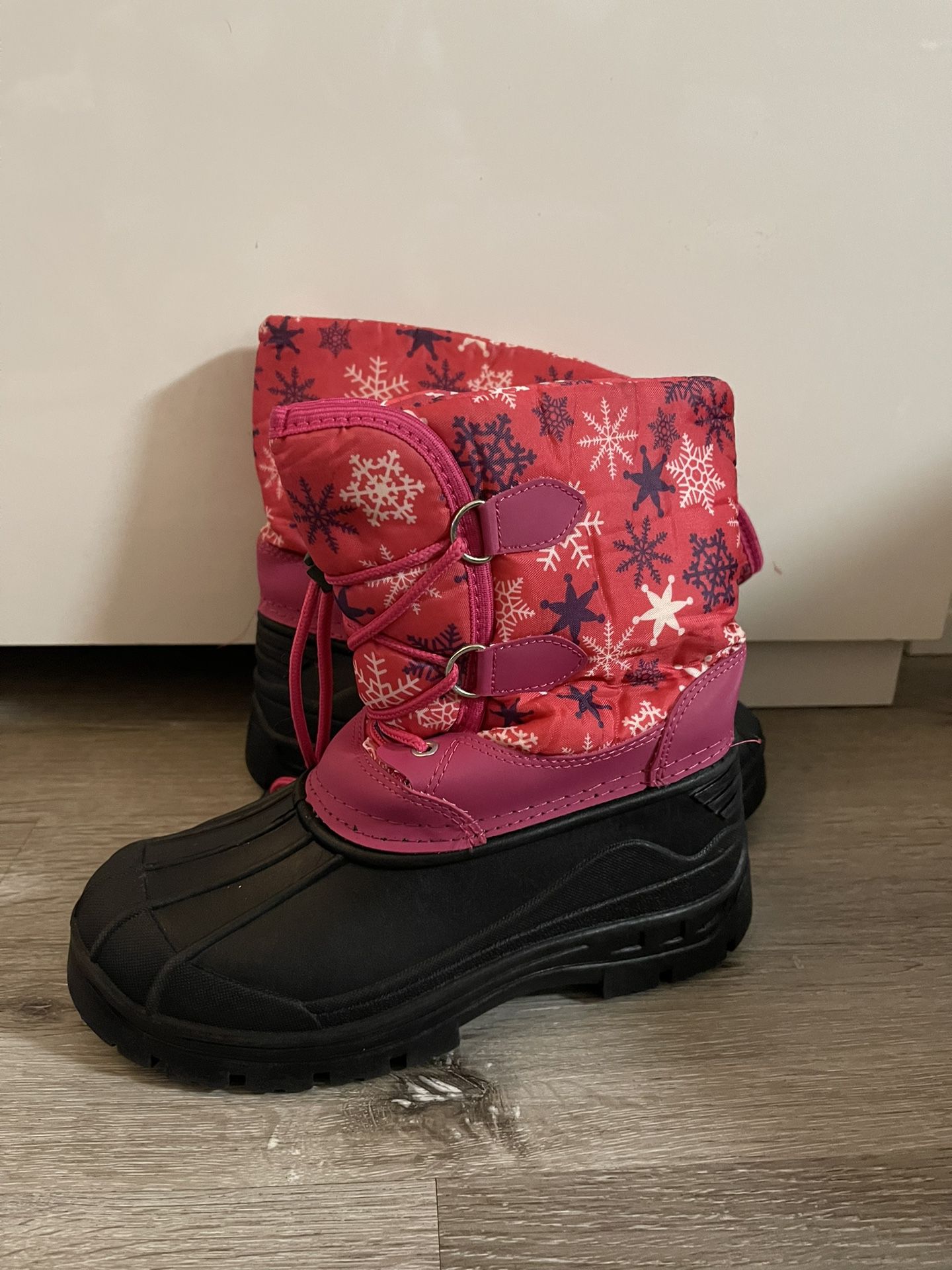 Girls Snow Boots Size 4 