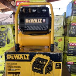 DEWALT 2.5 Gal. Portable Electric Heavy Duty 200 PSI Quiet Air Compressor