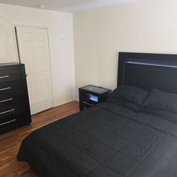 BED ROOM SET FURNITURE