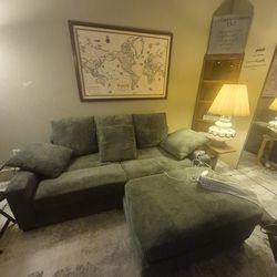 7ft Green Sectional with ottoman