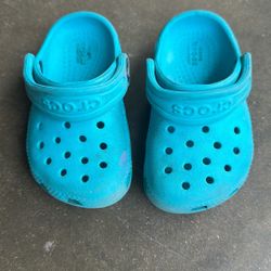 Toddler Crocs Size 5