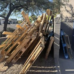 Free Wood Palettes * Mesa 