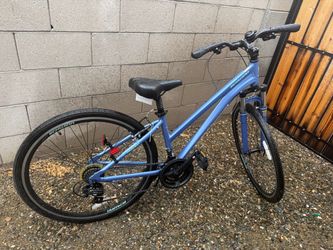 Schwinn Trailway 700c Women's / Step-Thru Hybrid Bike – Excellent Condition!