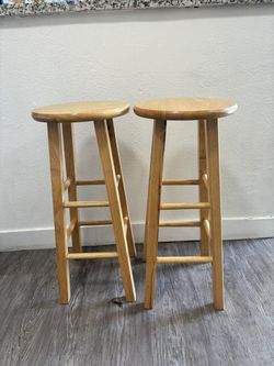 Sillas de barra en madera