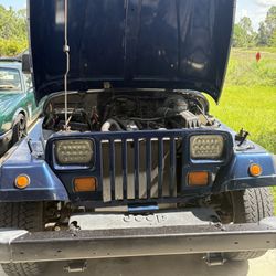 1990s Jeep Wrangler YJ – Runs Great! Off-Road Ready – Soft Top – $8,000