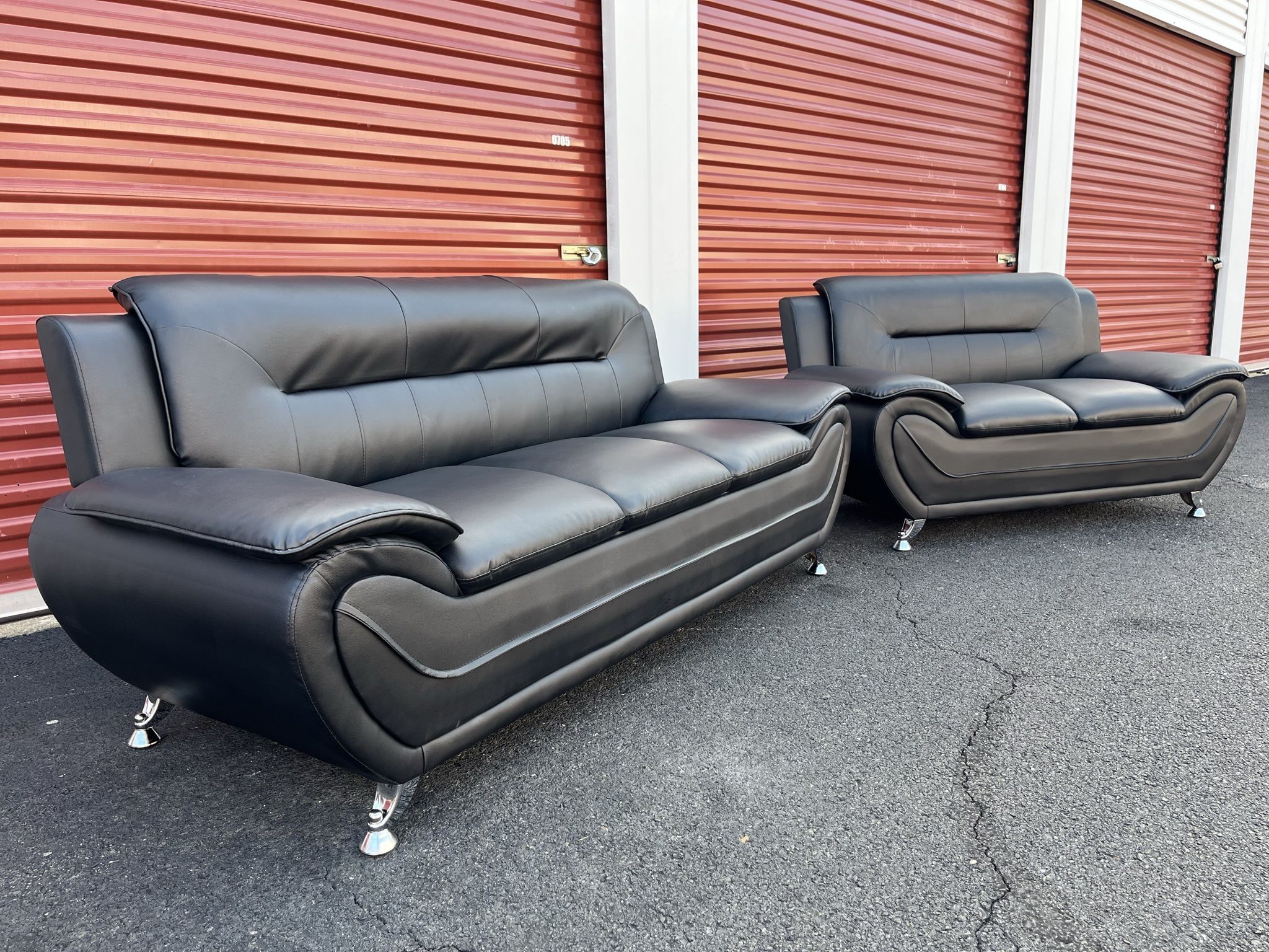 Mint Condition Sofa And Loveseat Living Room Set - DELIVERY INCLUDED