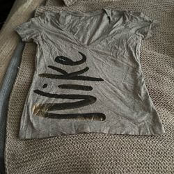 Gray Nike T-shirt 