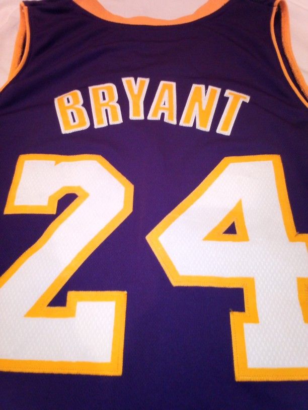 Kobe Bryant jersey kids large for Sale in Riverside, CA - OfferUp