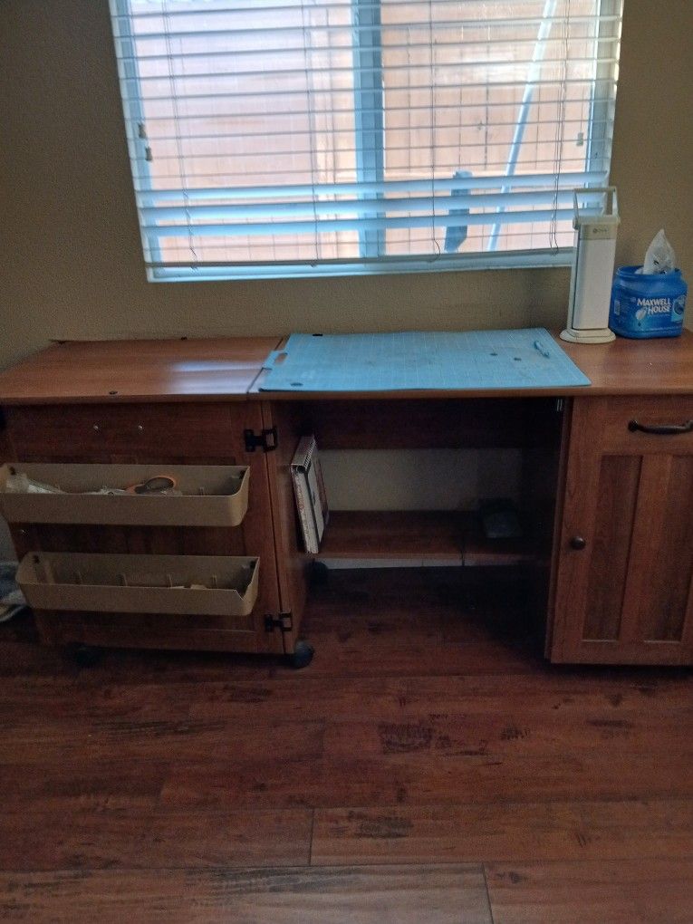 Great Sewing Table