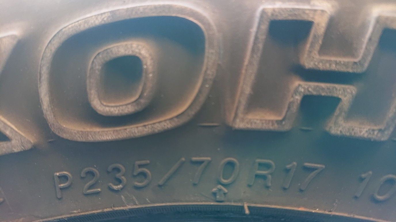 Yokohama tire 235/70 R17