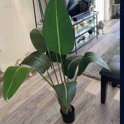 Retty Artificial Plant 4 Ft Tall ! Brand New