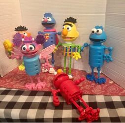 Sesame Street Knex building block characters 8” tall and larger also including extra bricks