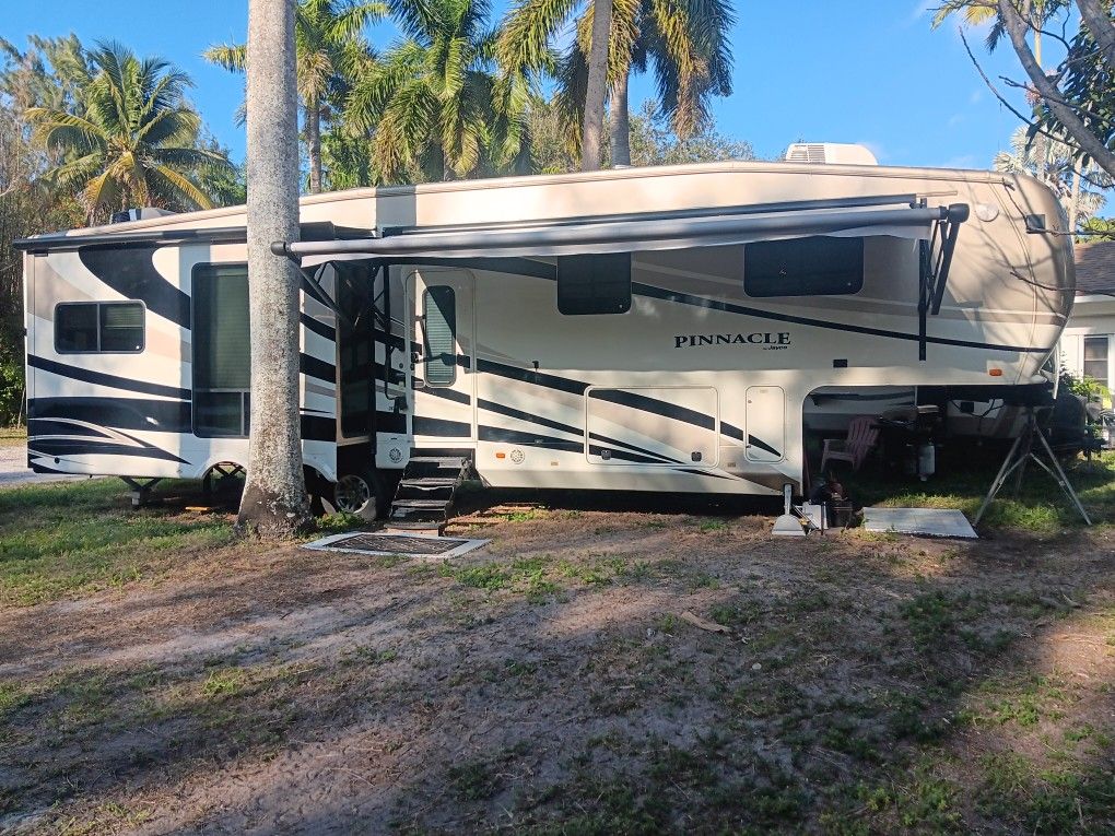 2012 Jayco PENNICLE 36KPTS