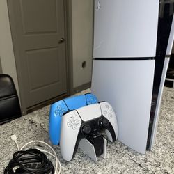 PlayStation 5 (Disc) With Two Controller 
