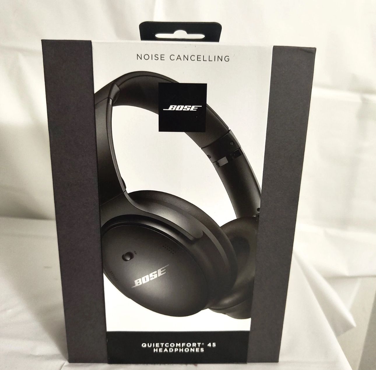Bose QuietComfort 45 Bluetooth Wireless Noise Cancelling Headphones - Black.  Like New In Box