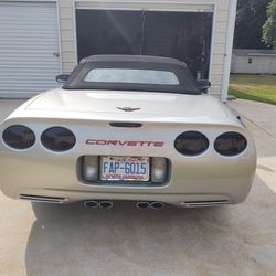 2004 Chev Corvette Sliver Tan Interior