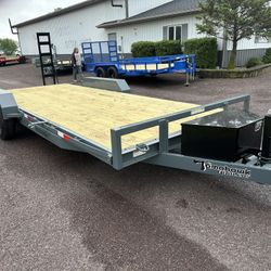 2025 Tomahawk Trailer 82"W X 20’L