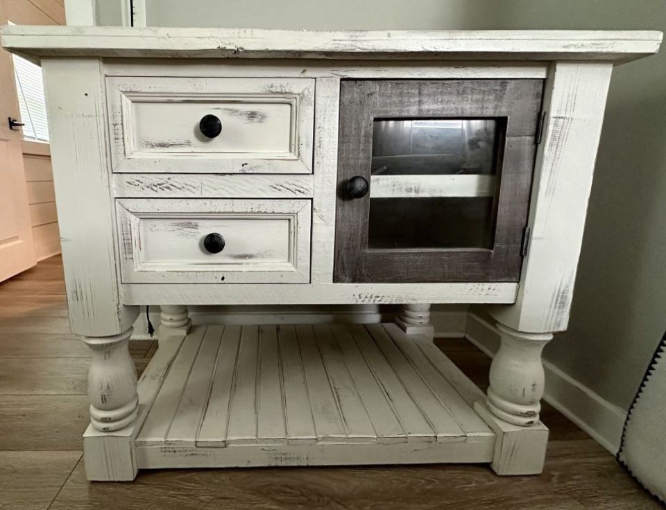 40” W X 25” D X 35” Tall