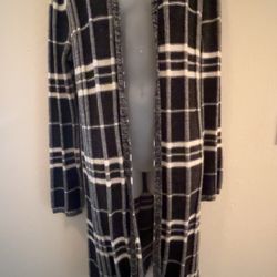 M Faded Glory Black and White Hooded Sweater