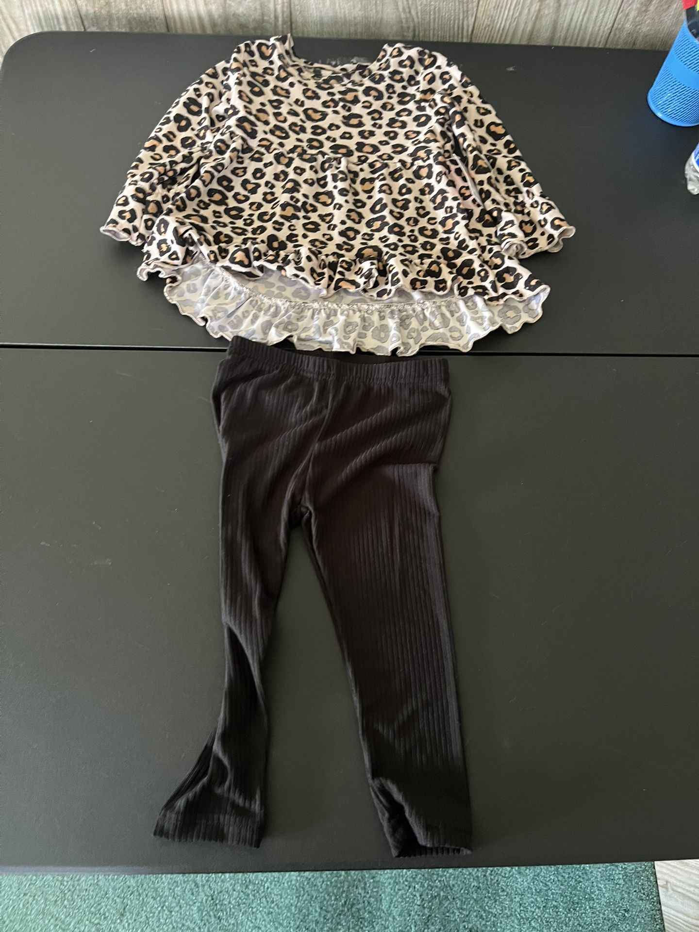 new infant cheetah pant and shirt set size 18 months