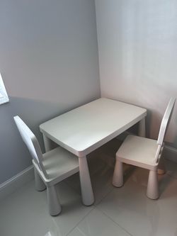 IKEA white table with 2 white chairs for kids