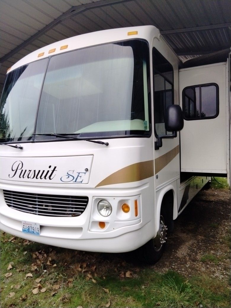 Coachman Pursuit