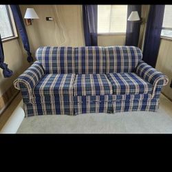 Pull Out Couch 