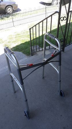 Brand new drive Walker folds up and never been used only 25$