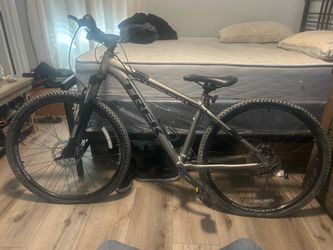 TREK Marlin 5 Gen 2 bike
