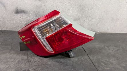 2012-2013-2014 TOYOTA CAMRY LEFT TAIL LIGHT OEM USED #11266