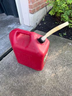 Blitz Enviro-Flo Plus 5 Gallon Gas Can in good shape!
