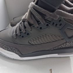 Nike Air Jordan's Grey Charcoal Retro Low??? Size 5Y Or 6.5/7 Woman's. Pre-owned  59$ 