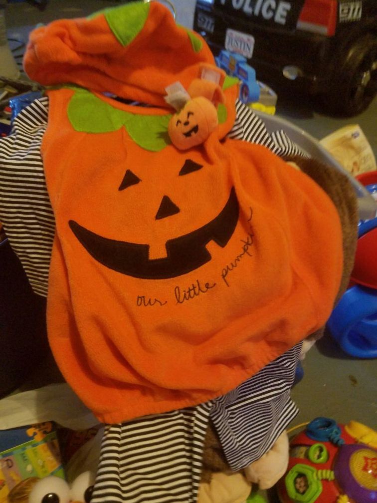 pumpkin Halloween costume 12 months