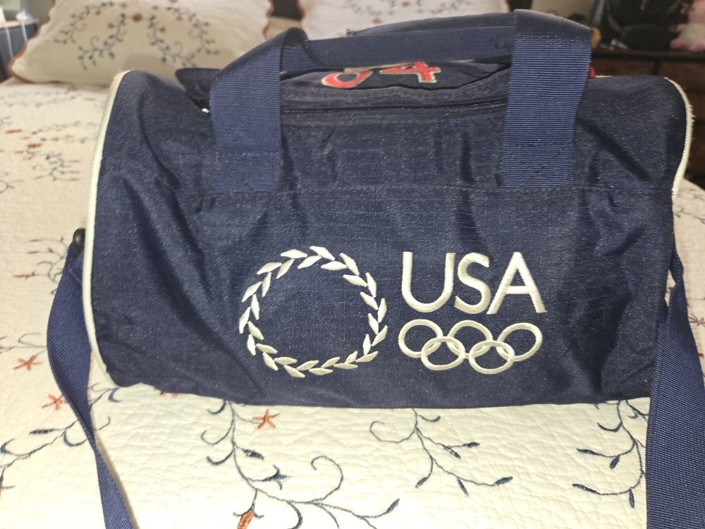 TEAM USA DUFFLE BAG