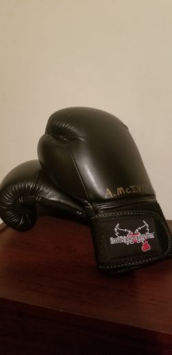 I love kickboxing gloves